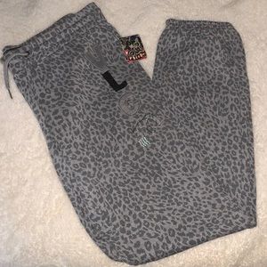 NWT Volcom Cheetah Print Sweatpants